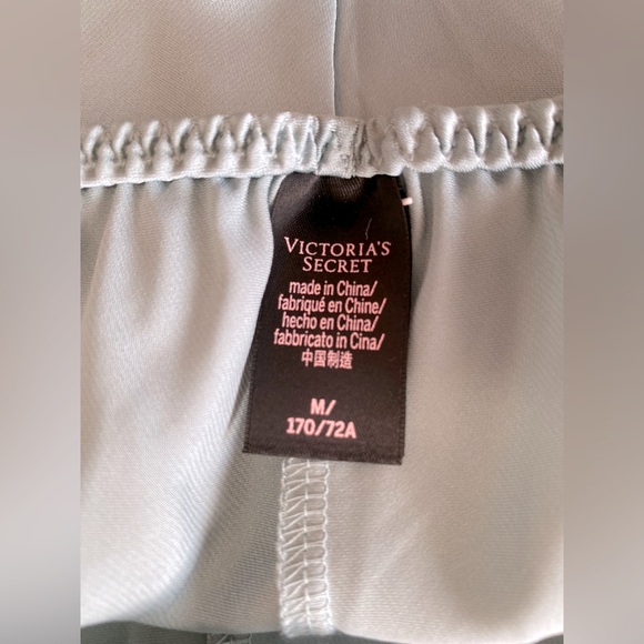 Victoria’s Secret light blue, satin cami set with tie back (Never Worn) - Picture 4 of 6